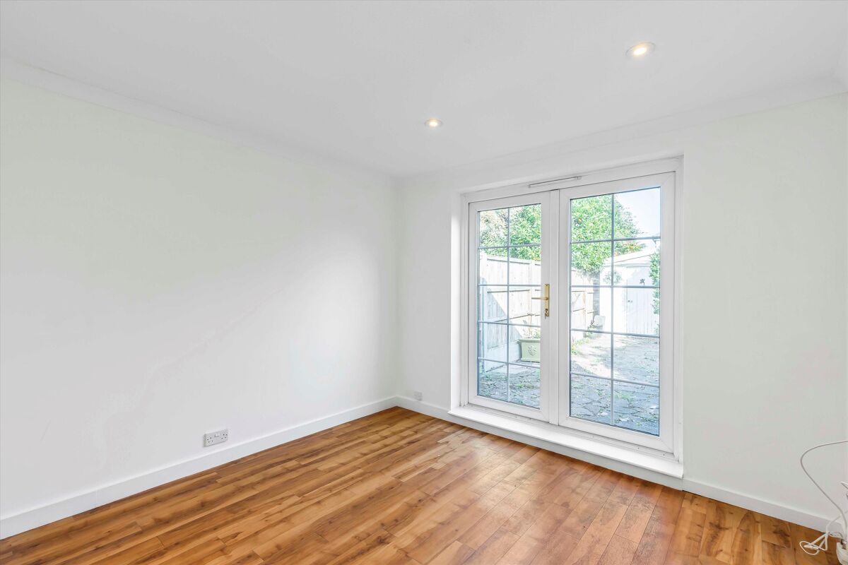 house for sale in Winterdown Road, Esher, Surrey, KT10 ESH012360656