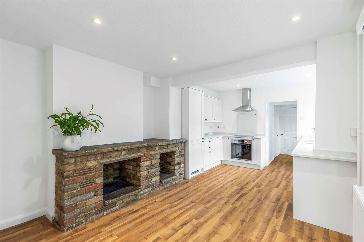 house for sale in Winterdown Road, Esher, Surrey, KT10 ESH012360656