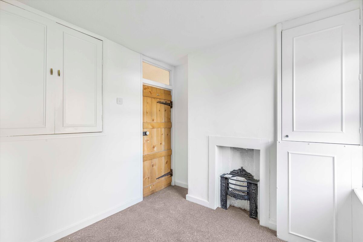 house for sale in Winterdown Road, Esher, Surrey, KT10 ESH012360656