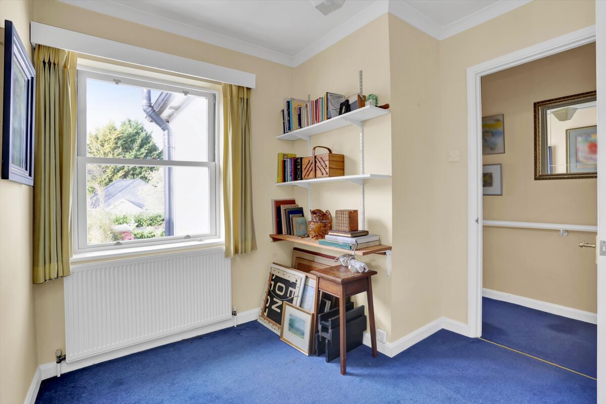 house for sale in Winterdown Road, Esher, Surrey, KT10 ESH012384552