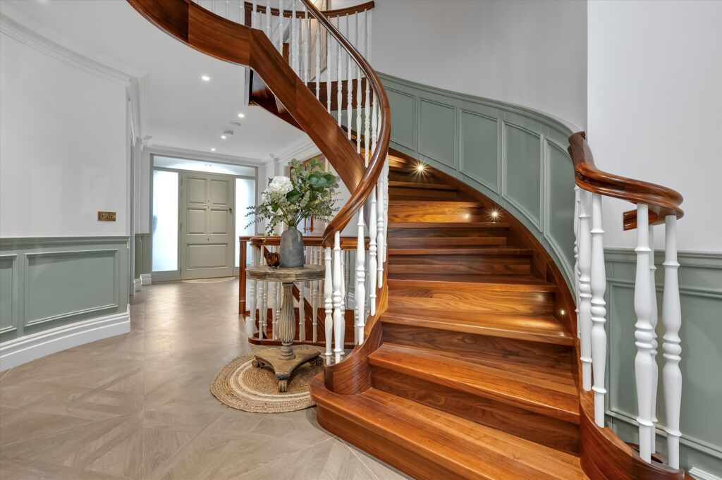 Image of West End Lane, Esher, Surrey, KT10