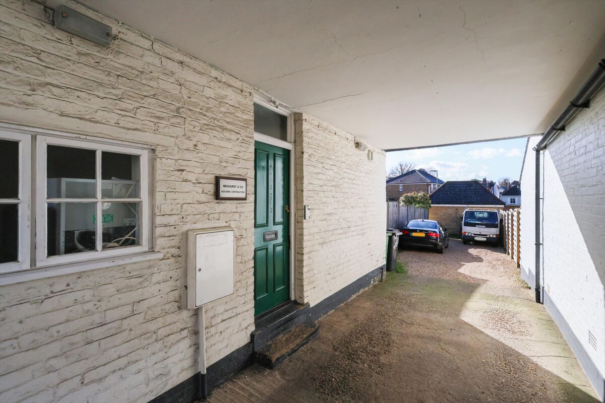 House for sale in Park Road, Esher, Surrey, KT10 ESH012480930