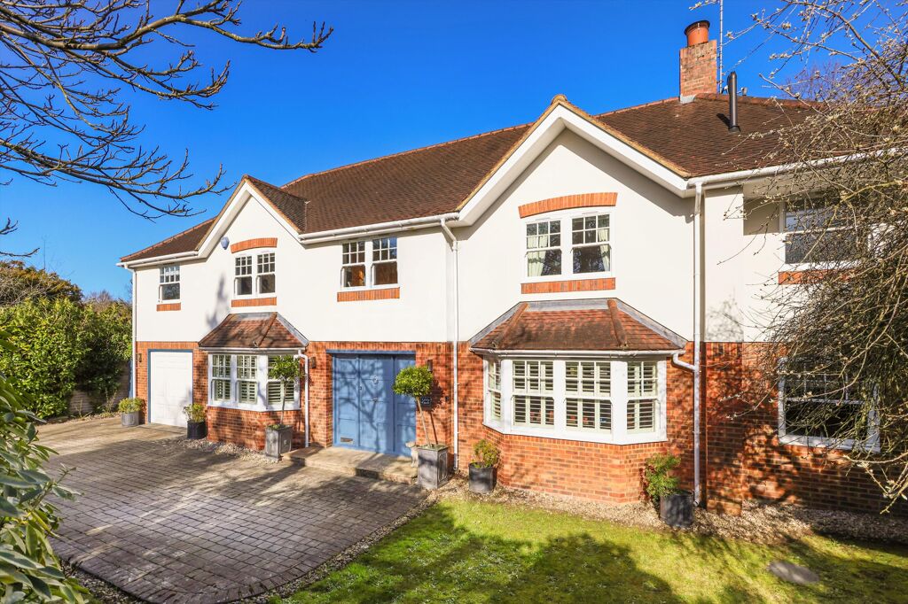 Image of Ruxley Crescent, Claygate, Esher, Surrey KT10