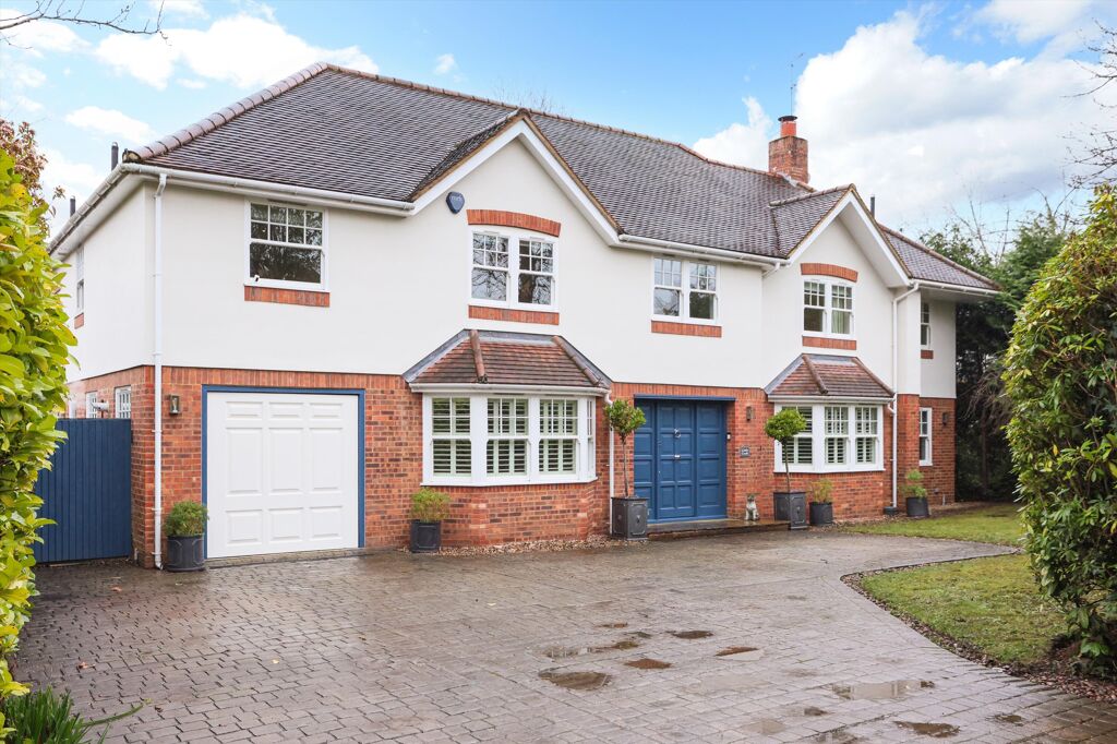 Image of Ruxley Crescent, Claygate, Esher, Surrey KT10
