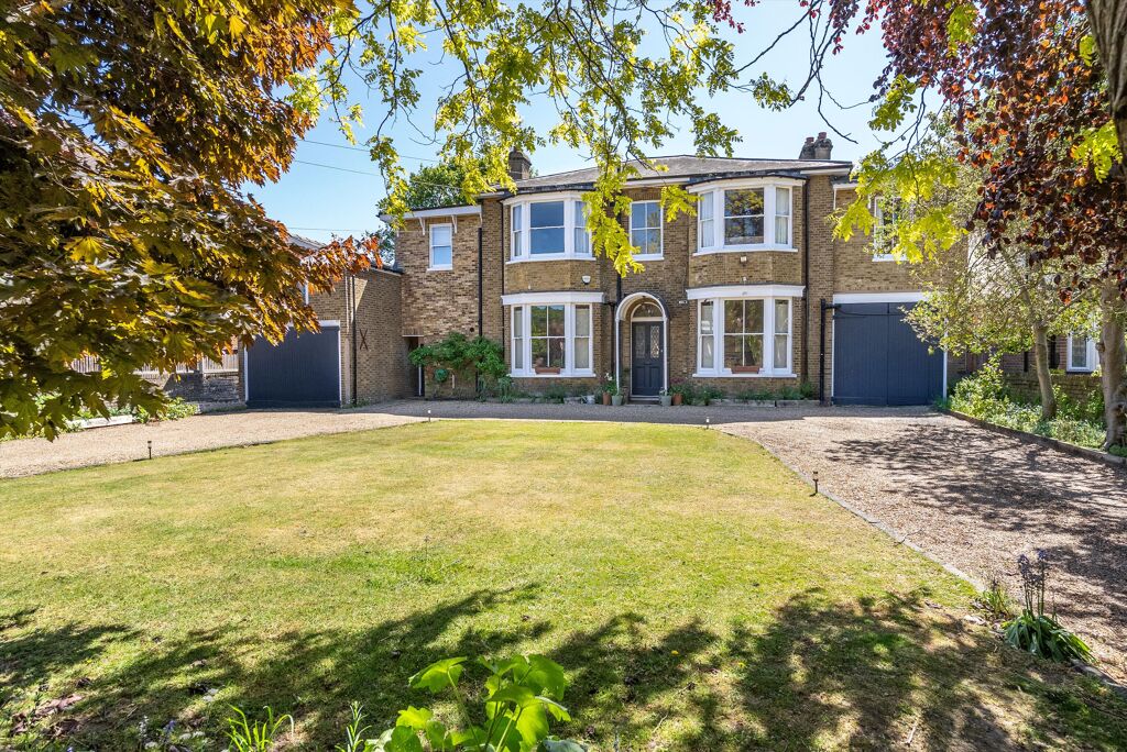 Image of Manor Road North, Hinchley Wood, Esher, Surrey, KT10