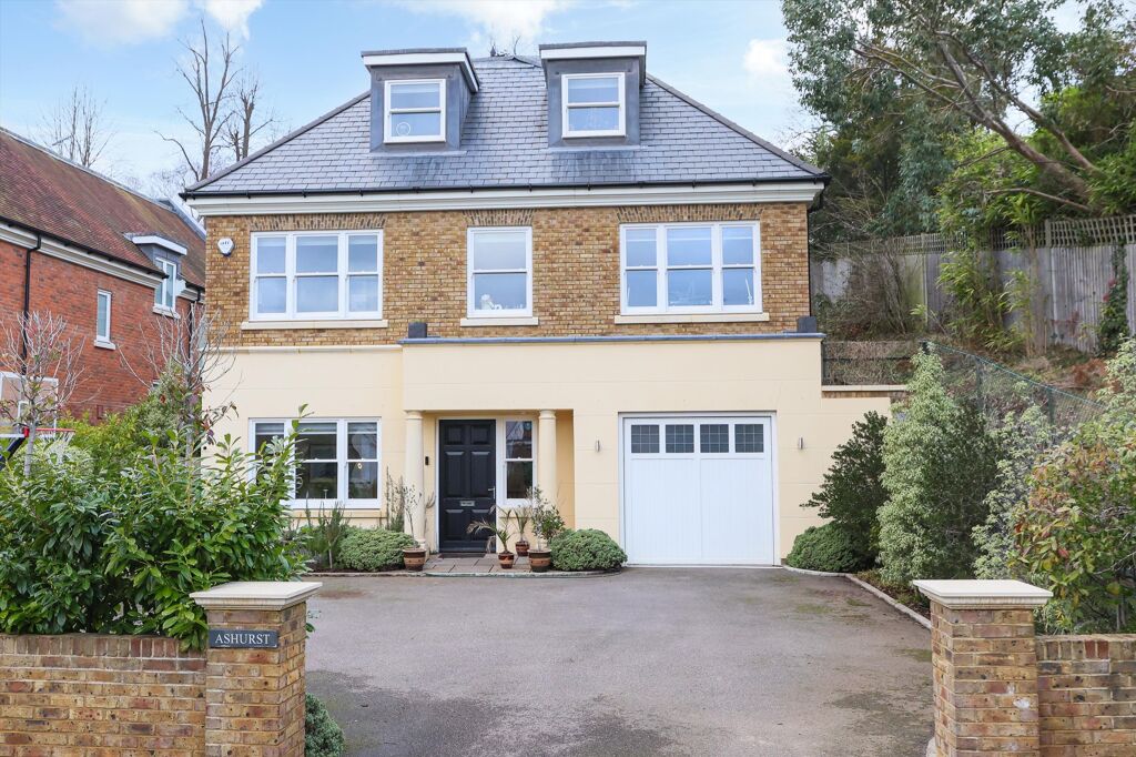 Image of Ruxley Crescent, Claygate, Esher, Surrey KT10