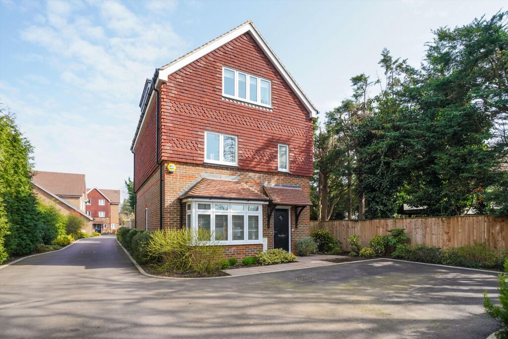 Image of More Lane, Esher, Surrey, KT10