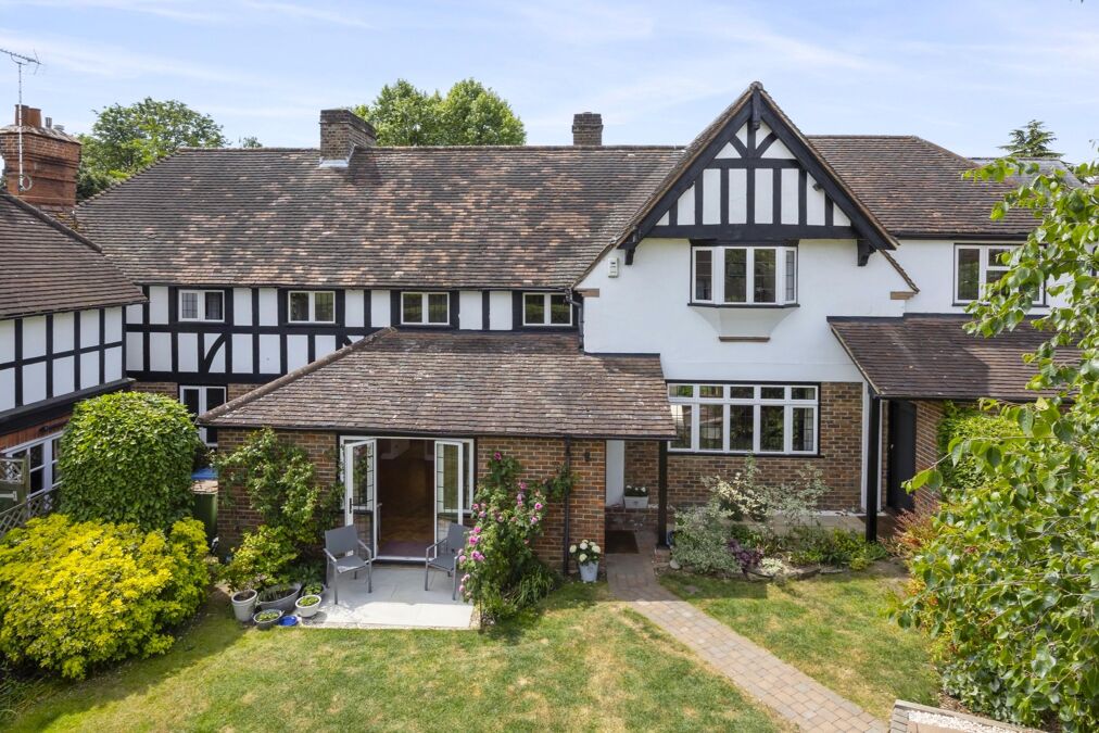Image of New Road, Esher, Surrey, KT10