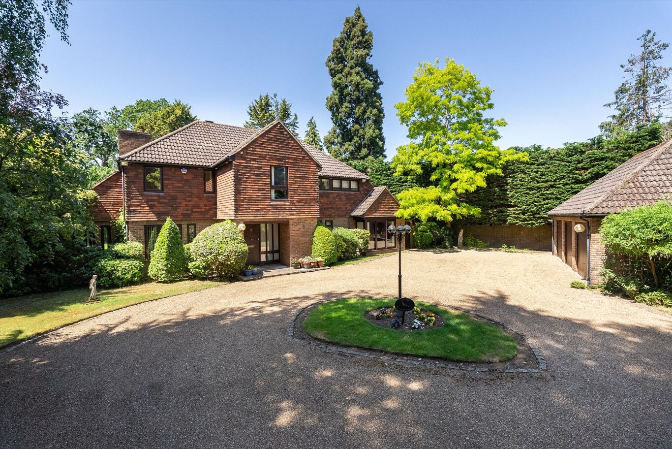 Image of Littleworth Lane, Esher, Surrey KT10
