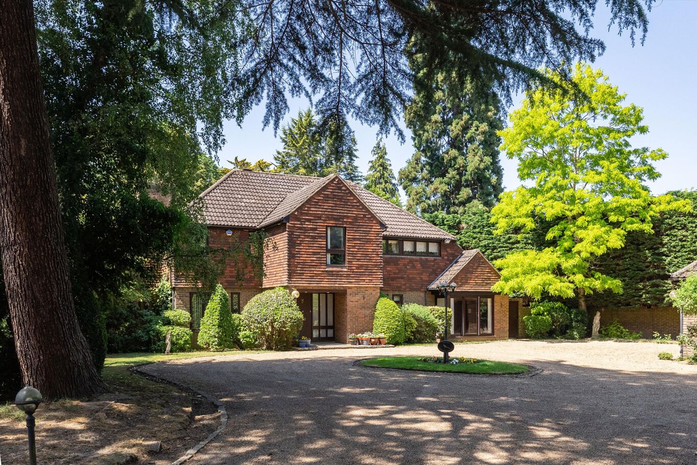 Image of Littleworth Lane, Esher, Surrey KT10
