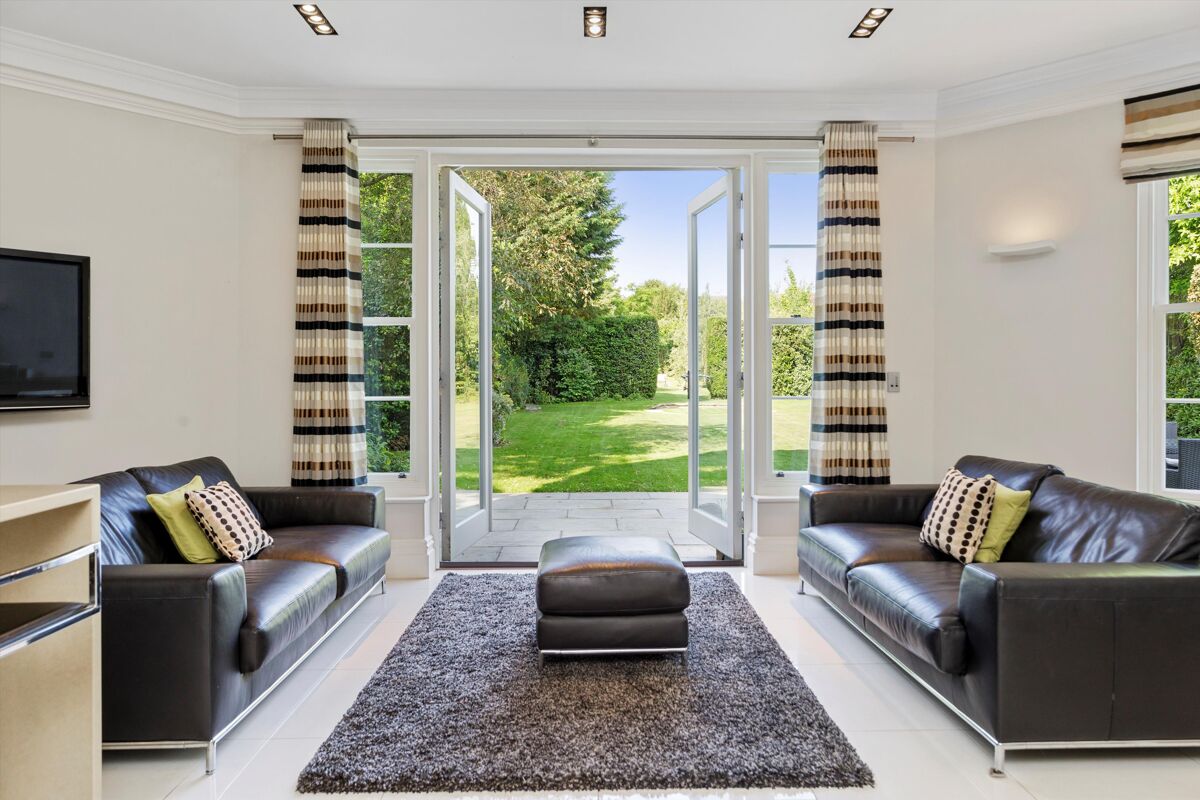 house for sale in New Road, Esher, Surrey, KT10 ESH050126 Knight Frank