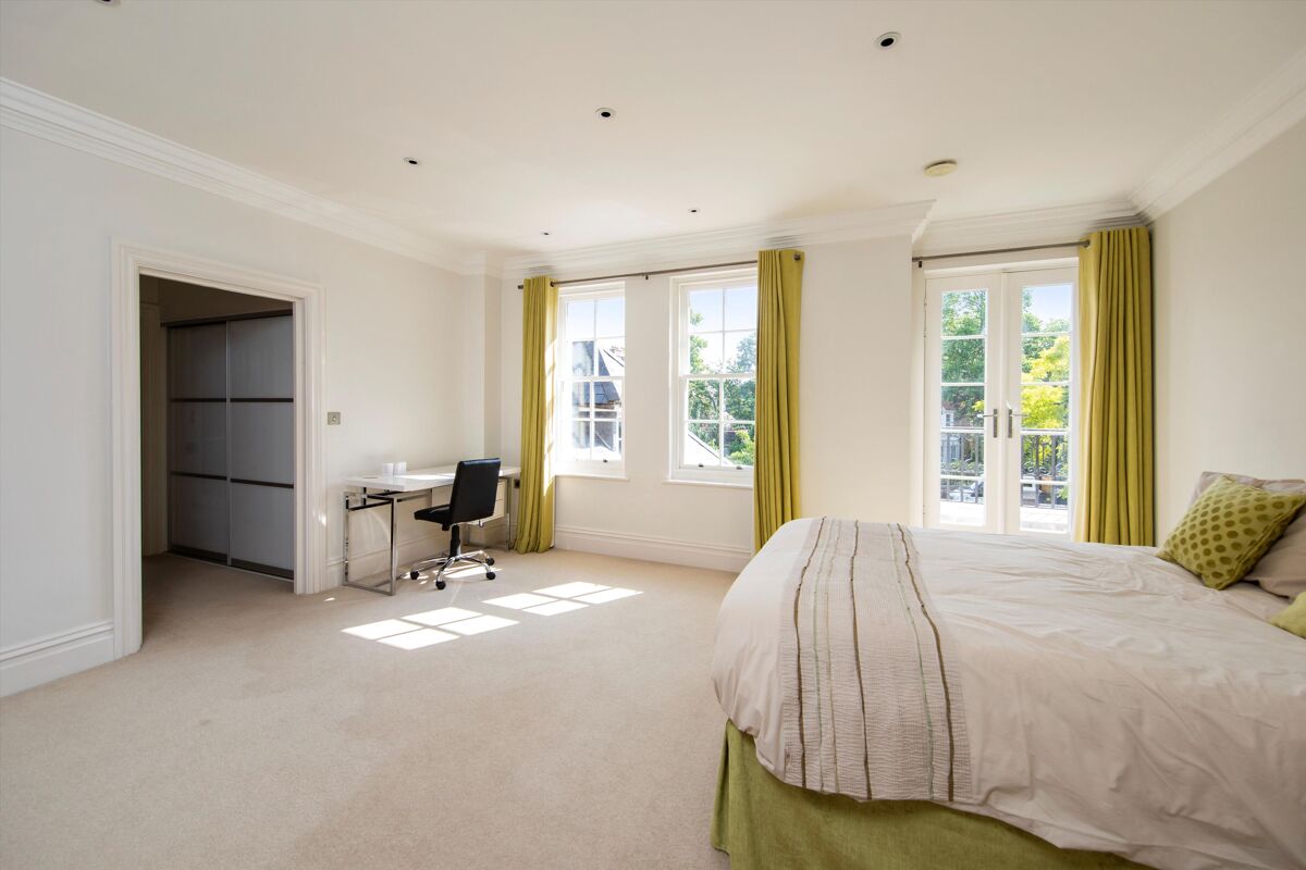 house for sale in New Road, Esher, Surrey, KT10 ESH050126 Knight Frank