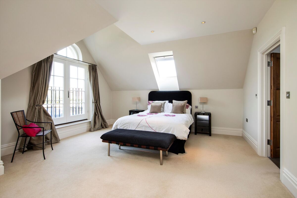 house for sale in New Road, Esher, Surrey, KT10 ESH050126 Knight Frank