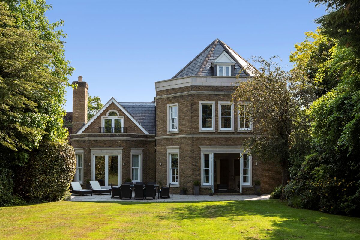 house for sale in New Road, Esher, Surrey, KT10 ESH050126 Knight Frank