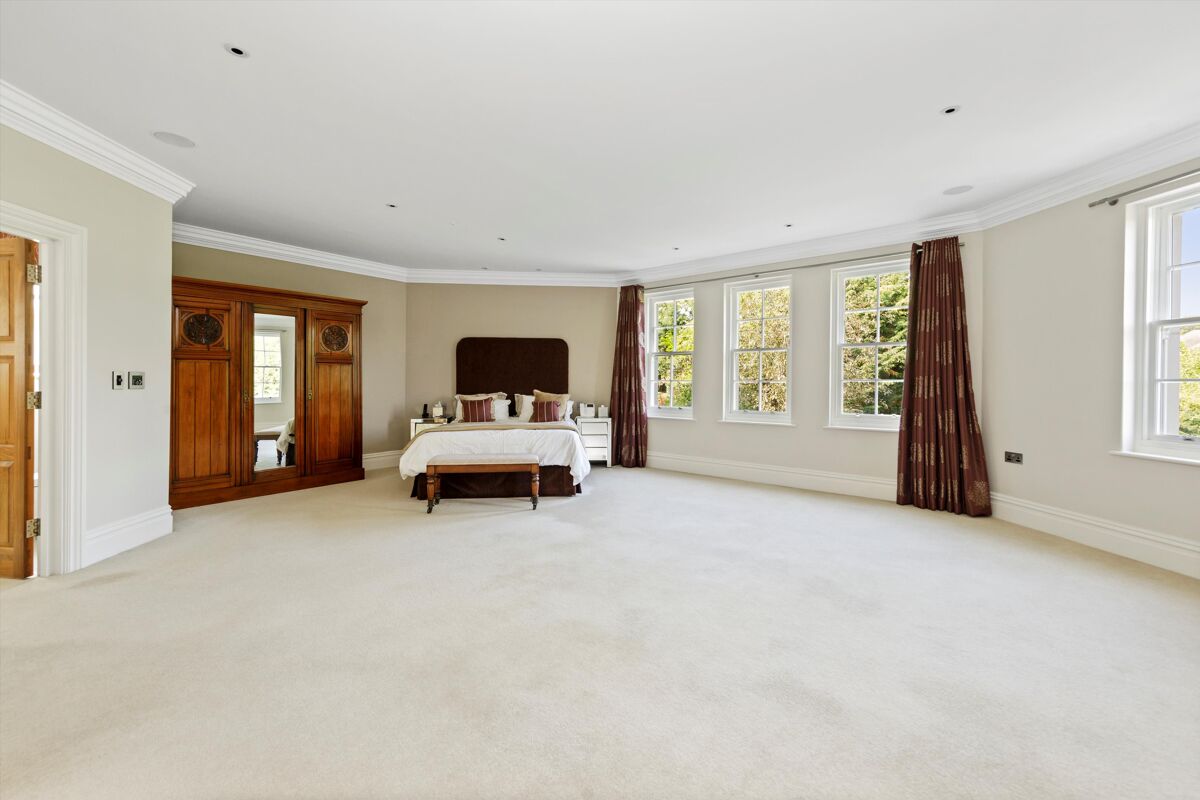 house for sale in New Road, Esher, Surrey, KT10 ESH050126 Knight Frank