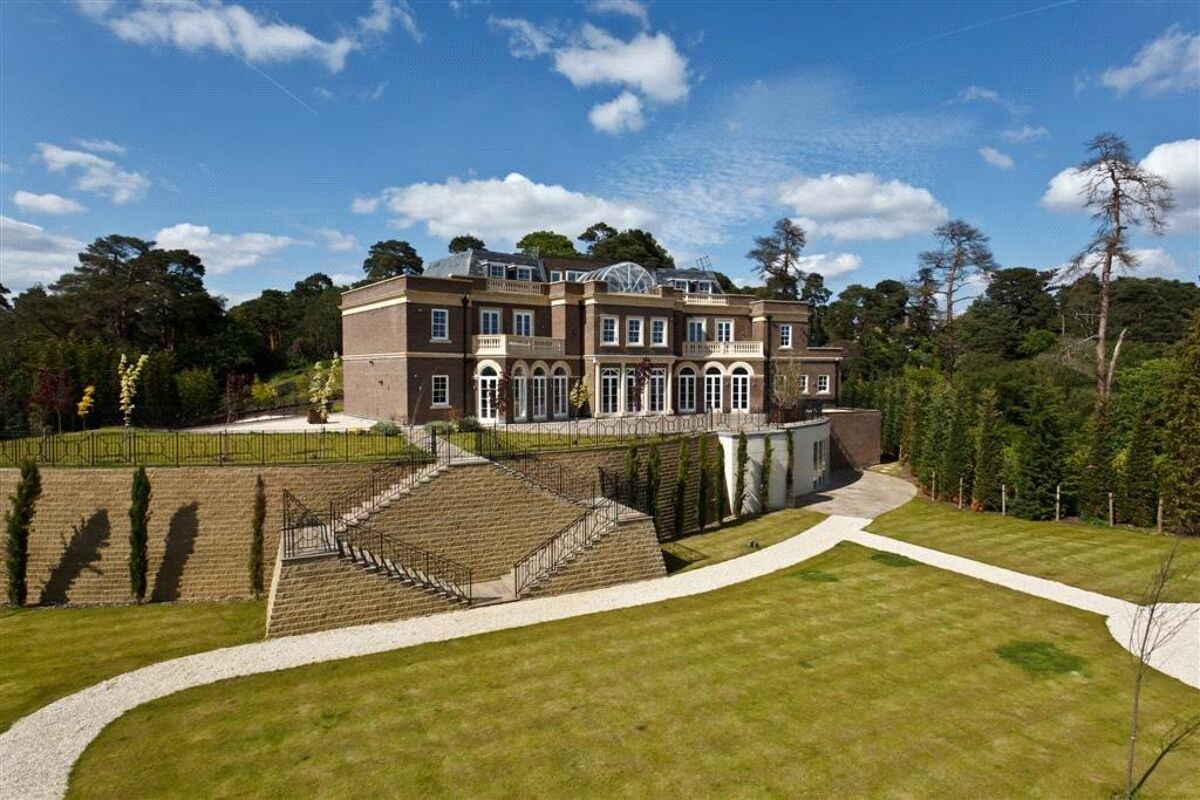 House For Sale In Camp End Road St George S Hill Weybridge Surrey Kt13 Esh060013 Knight Frank