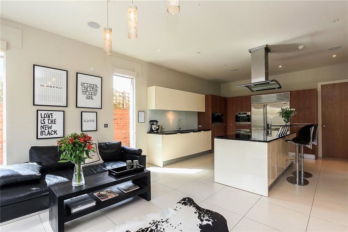 house for sale in New Road, Esher, Surrey, KT10 ESH100030 Knight Frank