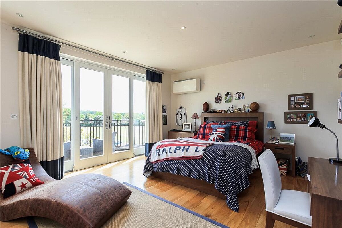 house for sale in New Road, Esher, Surrey, KT10 ESH100030 Knight Frank