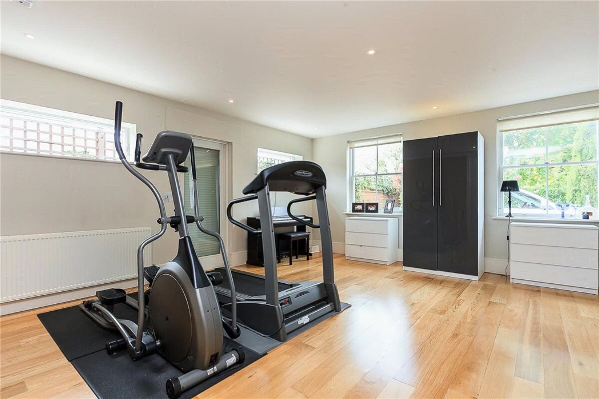 house for sale in New Road, Esher, Surrey, KT10 ESH100030 Knight Frank