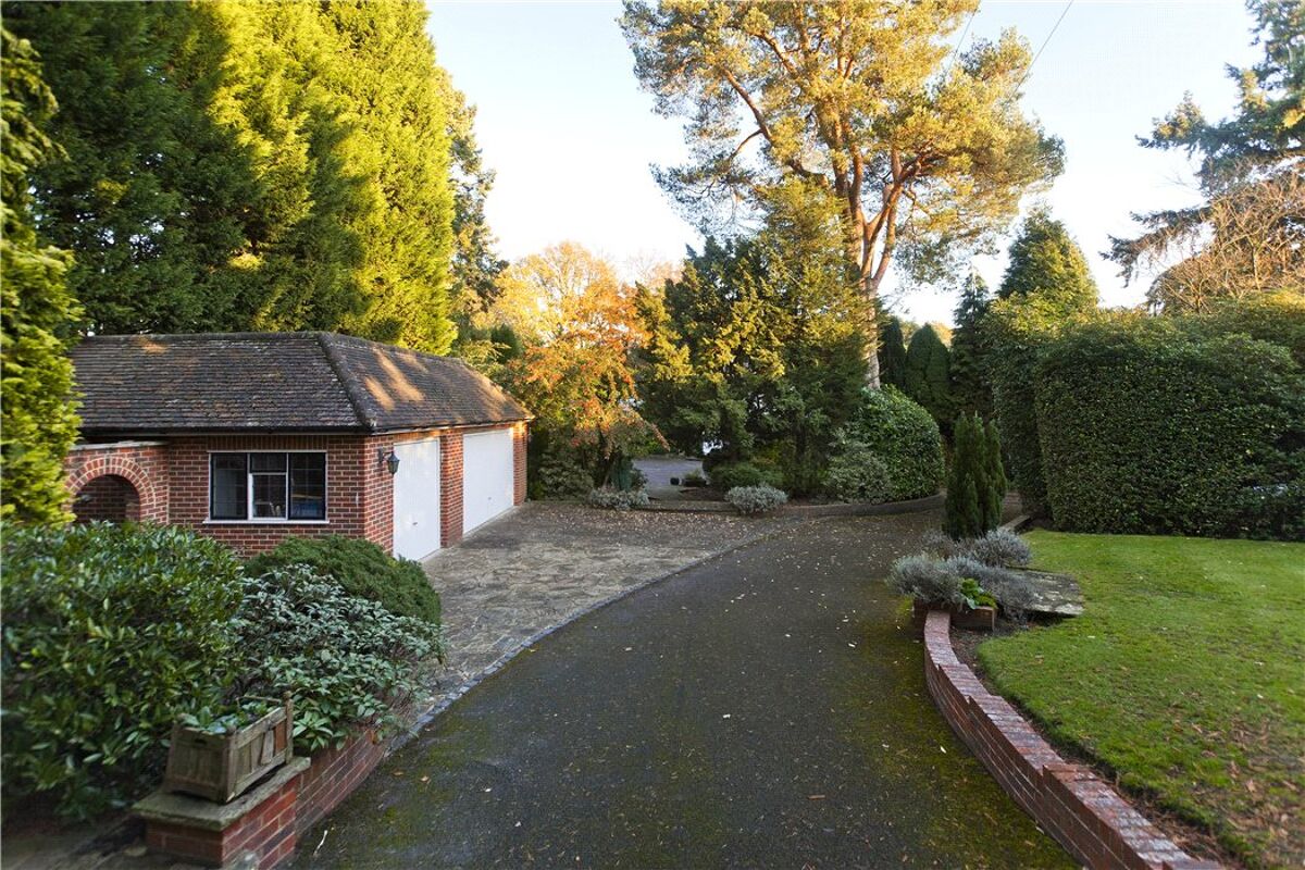 House for sale in South Road, St Hill, Weybridge, Surrey, KT13