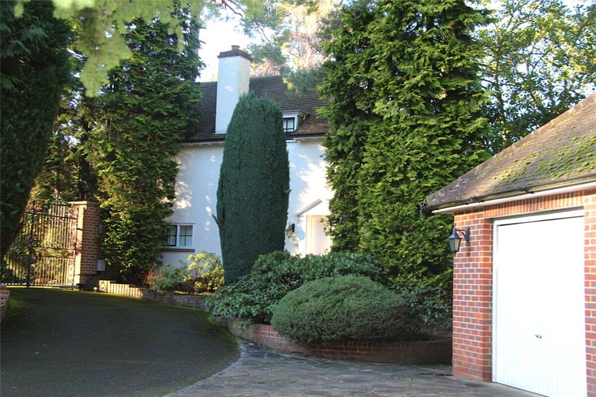 House for sale in South Road, St Hill, Weybridge, Surrey, KT13