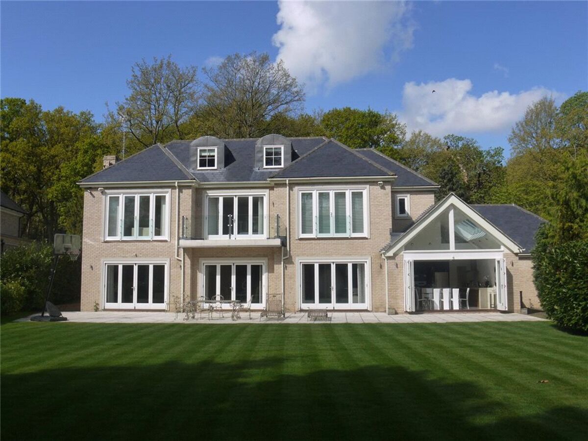 house for sale in Broadwater Close, Burwood Park, WaltonOnThames