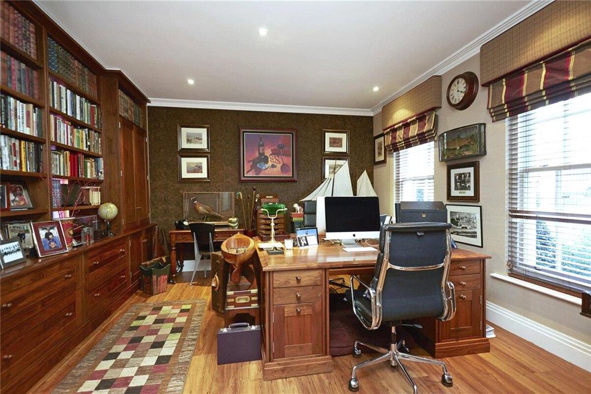 house for sale in The Ridge, Epsom, Surrey, KT18. ESH110011 Knight