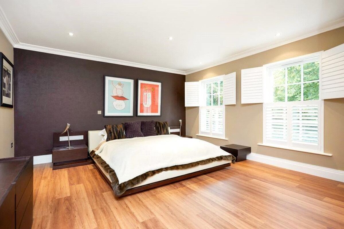 house for sale in The Ridge, Epsom, Surrey, KT18. ESH110011 Knight