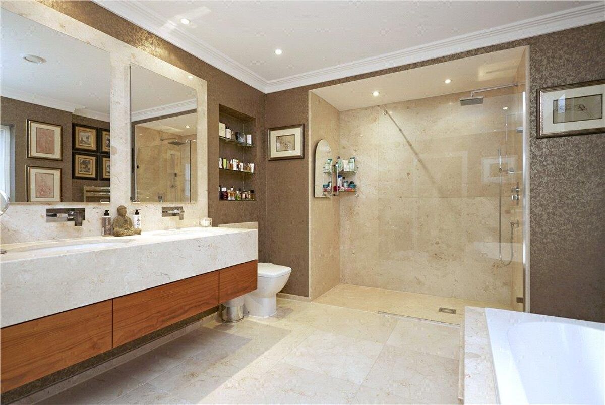 house for sale in The Ridge, Epsom, Surrey, KT18. ESH110011 Knight