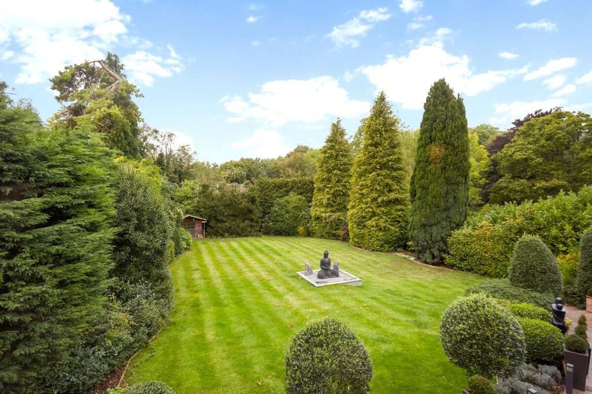 house for sale in The Ridge, Epsom, Surrey, KT18. ESH110011 Knight