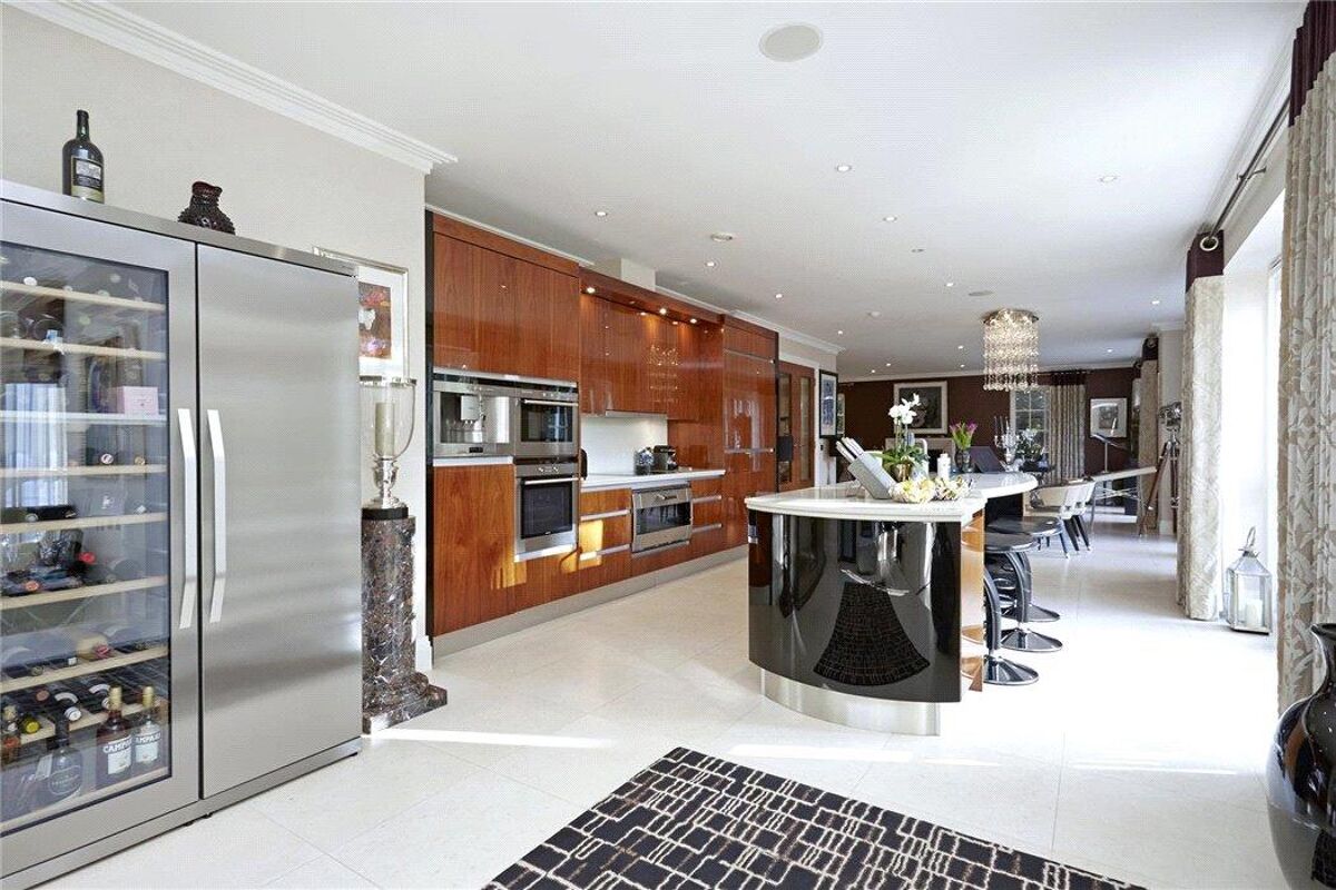 house for sale in The Ridge, Epsom, Surrey, KT18. ESH110011 Knight