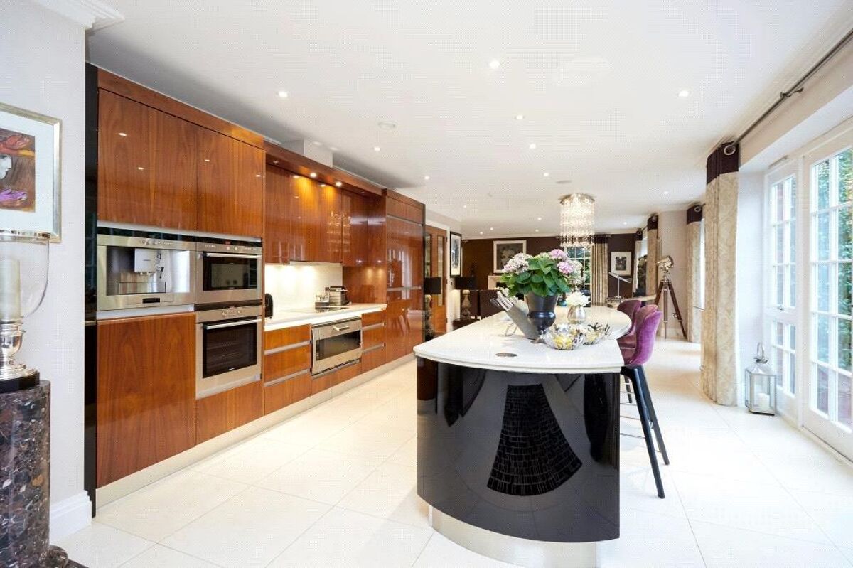 house for sale in The Ridge, Epsom, Surrey, KT18. ESH110011 Knight