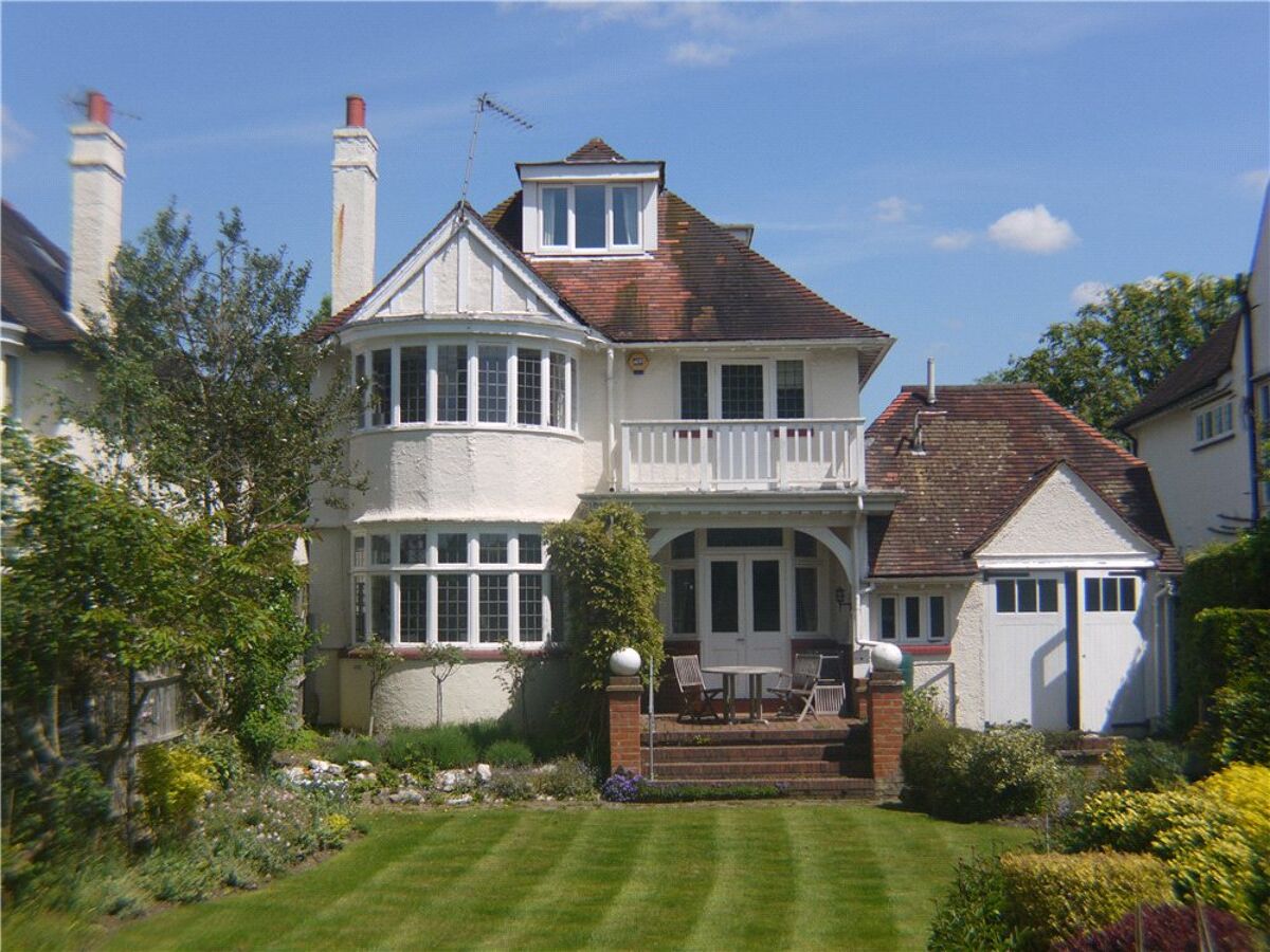 house for sale in Beaconsfield Road, Claygate, Esher, Surrey, KT10