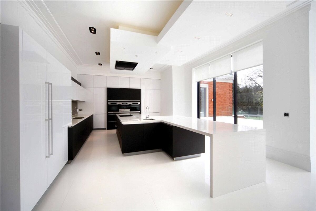 house for sale in Cavendish Road, St Hill, Weybridge, Surrey, KT13 ESH130095 Knight