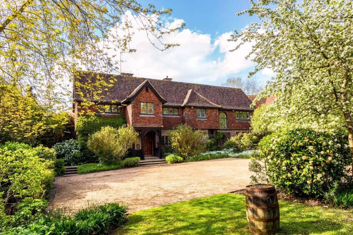 house for sale in Hawkshill Close, Esher, Surrey, KT10 ESH130178