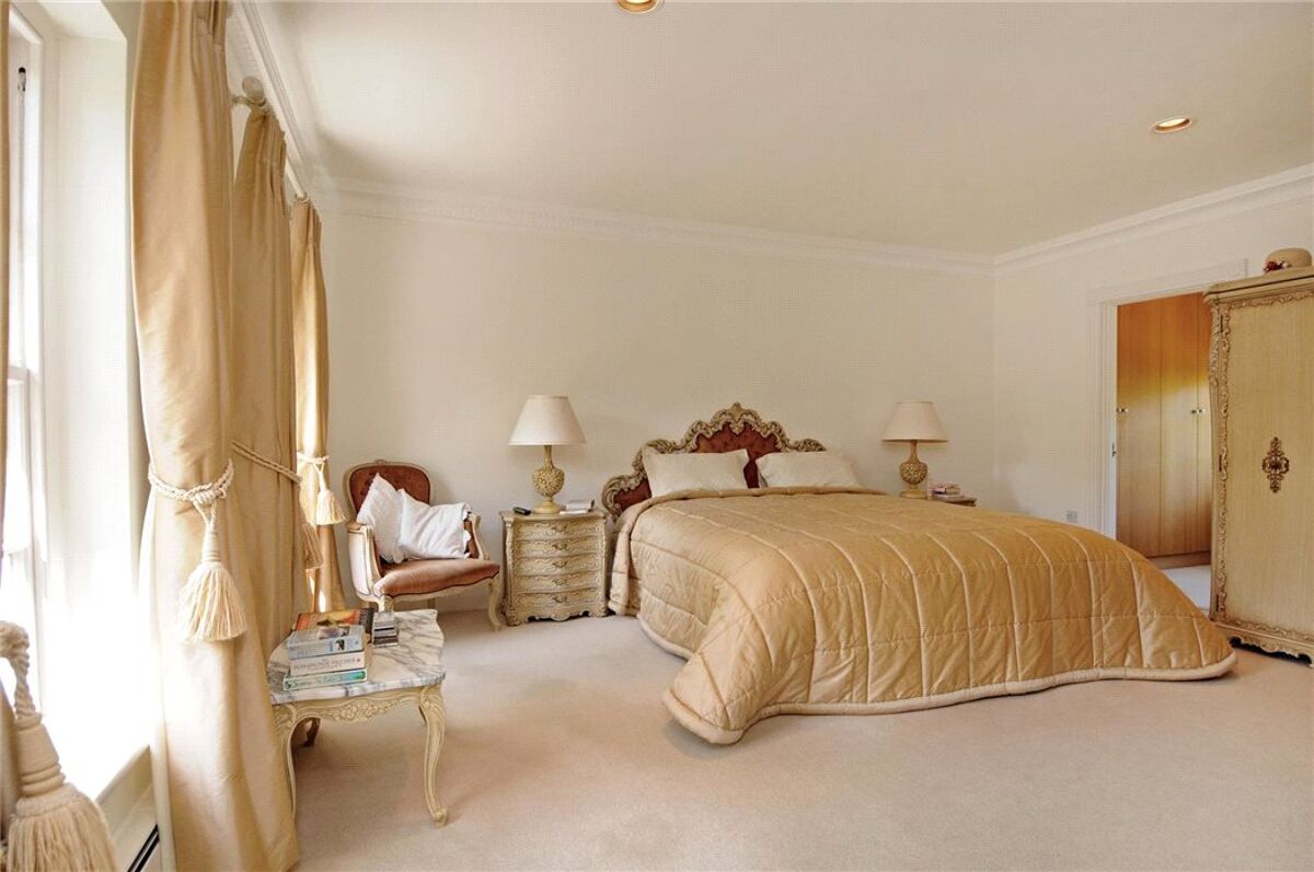 house for sale in Silverdale Avenue, WaltononThames, Surrey, KT12