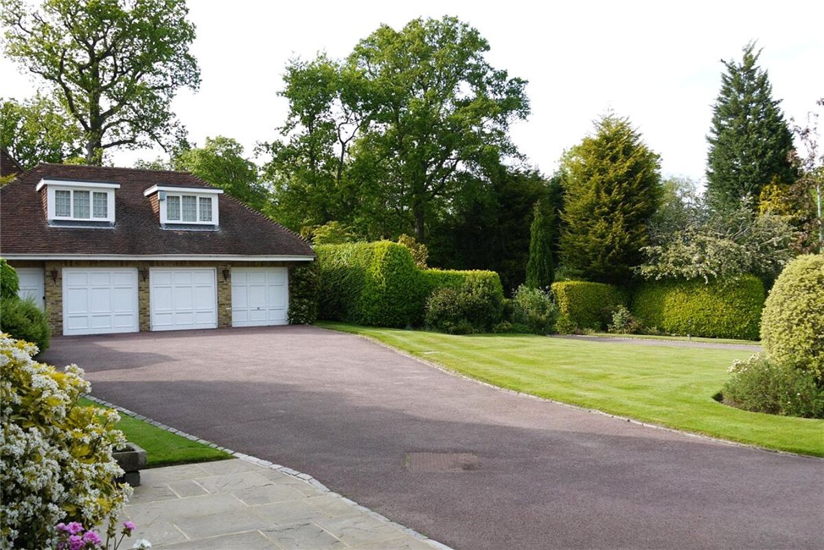 house for sale in Tyrrells Wood, Leatherhead, Surrey, KT22 ESH140155