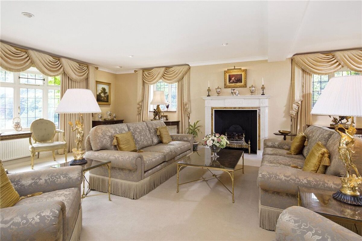 house for sale in Tyrrells Wood, Leatherhead, Surrey, KT22 ESH140155