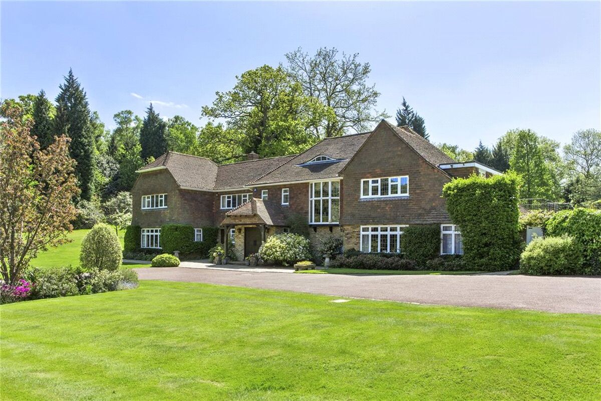 house for sale in Tyrrells Wood, Leatherhead, Surrey, KT22 ESH140155