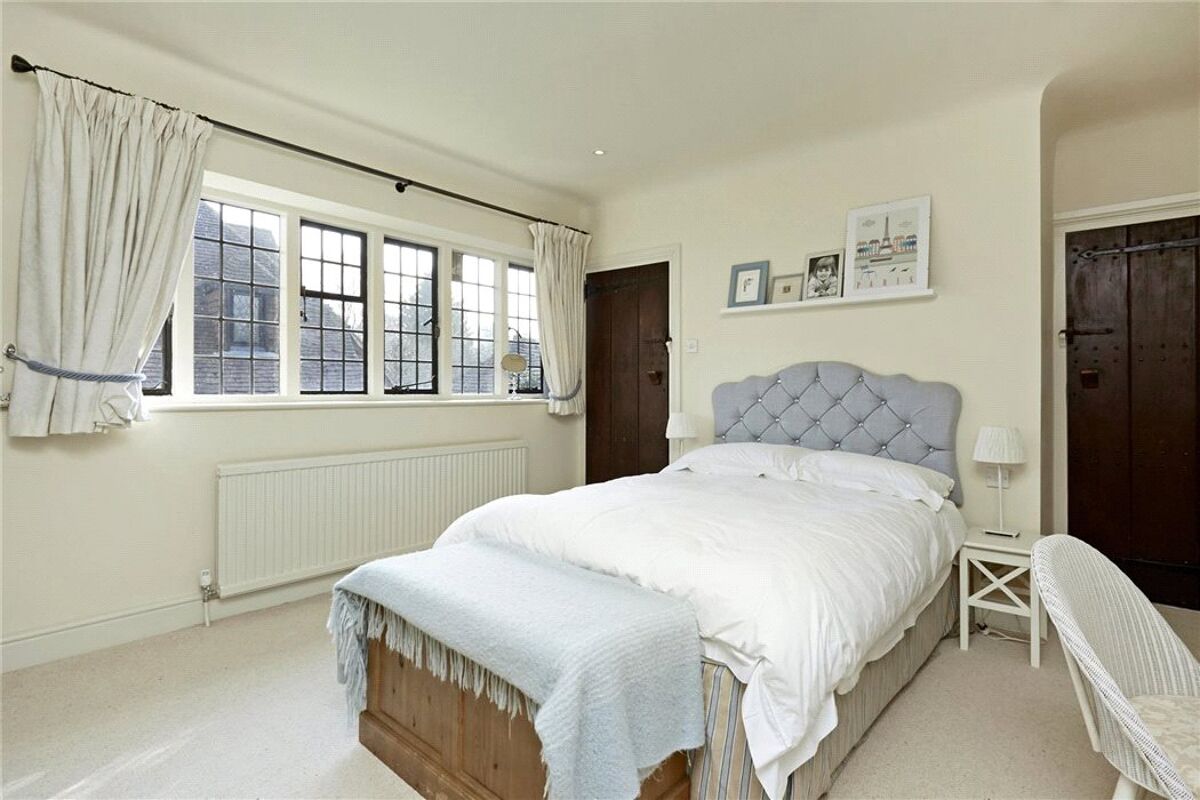 house for sale in Clive Road, Esher, Surrey, KT10 ESH160053 Knight