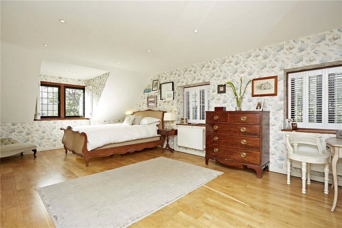 house for sale in Clive Road, Esher, Surrey, KT10 ESH160053 Knight