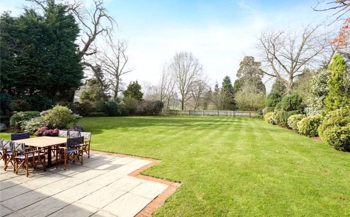 house for sale in Meadway, Esher, Surrey, KT10 ESH160080 Knight Frank