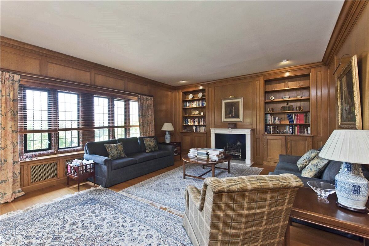 house for sale in Old Avenue, St Hill, Weybridge, Surrey, KT13 ESH160083 Knight Frank