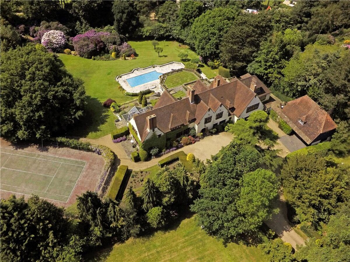 house for sale in Old Avenue, St Hill, Weybridge, Surrey, KT13 ESH160083 Knight Frank