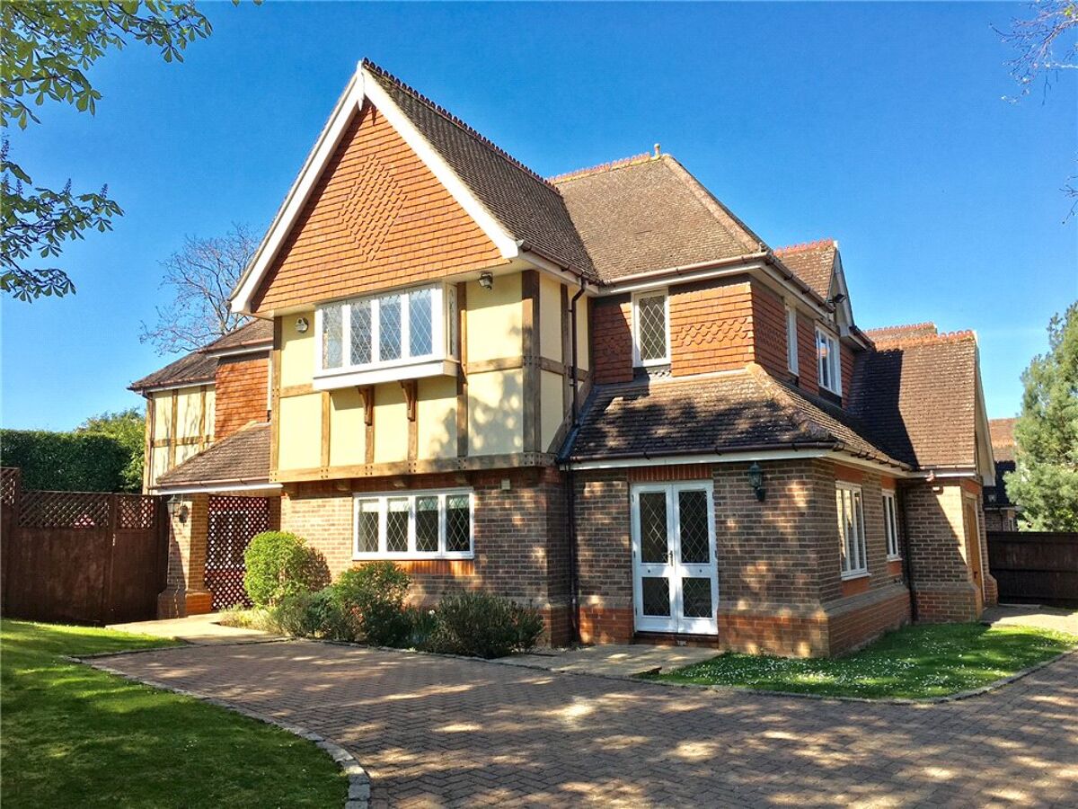 house for sale in Fitzalan Road, Claygate, Esher, Surrey, KT10