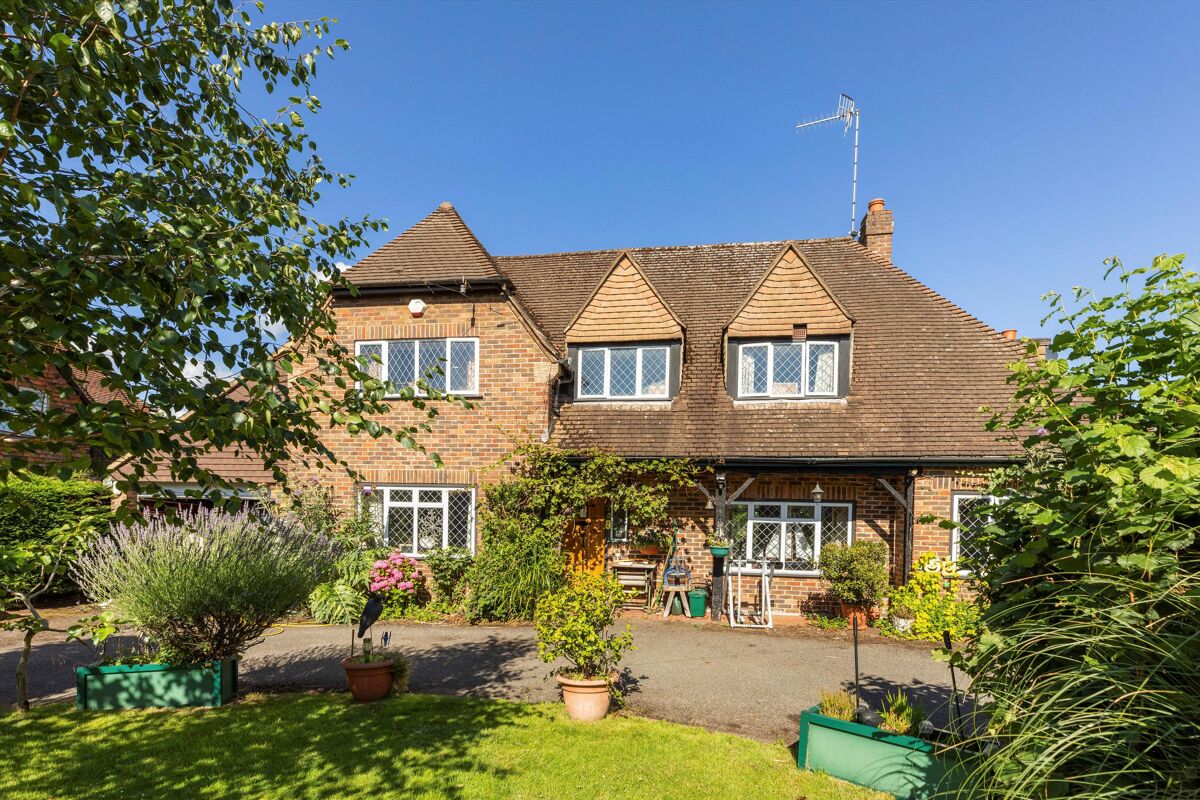 house for sale in Riverside Drive, Esher, Surrey, KT10 ESH170025