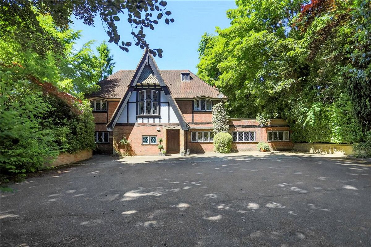house for sale in Hawkshill Close, Esher, Surrey, KT10 ESH170069