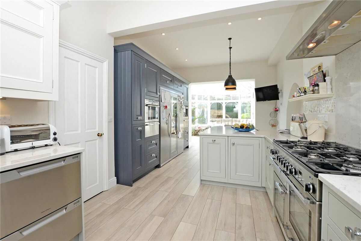 house for sale in Victoria Avenue, Surbiton, KT6 ESH170121 Knight Frank