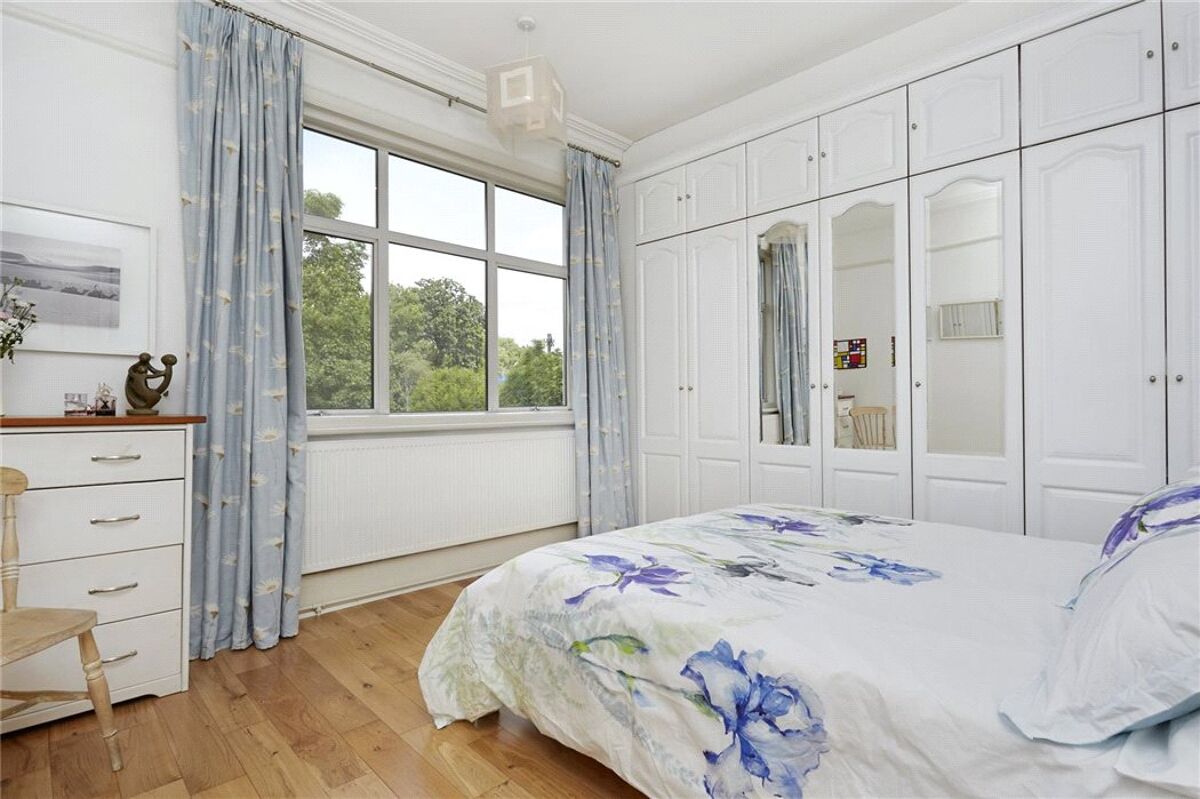 house for sale in Weston Avenue, Thames Ditton, Surrey, KT7 ESH170187