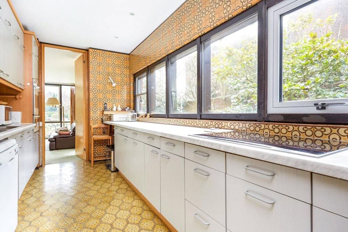 house for sale in Lakeside Drive, Esher, Surrey, KT10 ESH180044